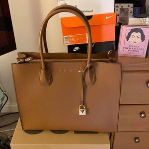 Brand new Michael Kors purse